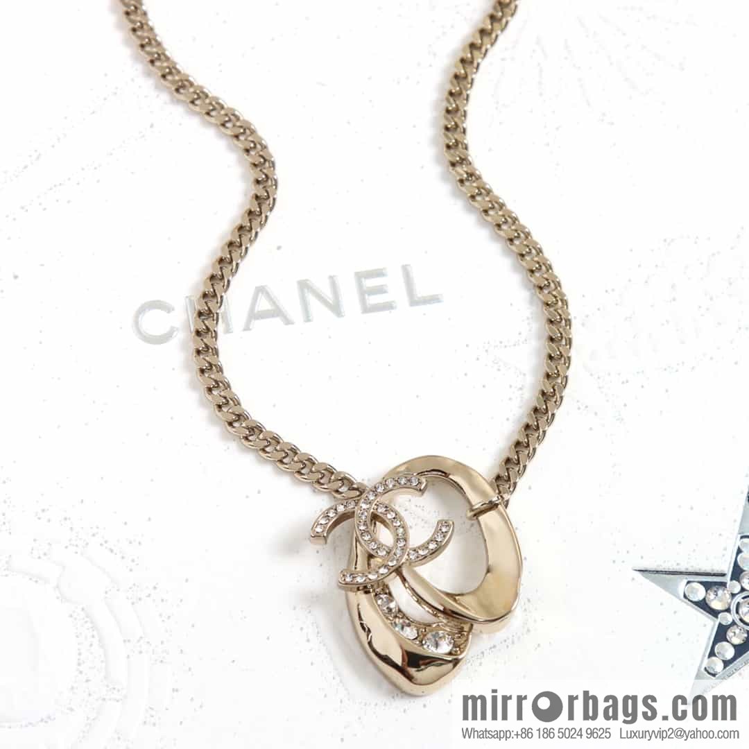 New ☑️ Chanel double c gold oval cut-out necklace