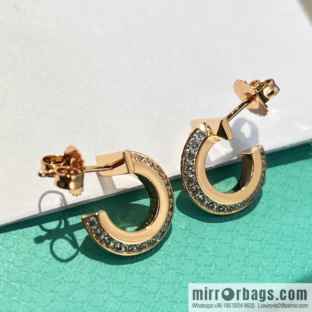 New ☑️ Tiffany & Co. Tiffany & Co. T1 round earrings