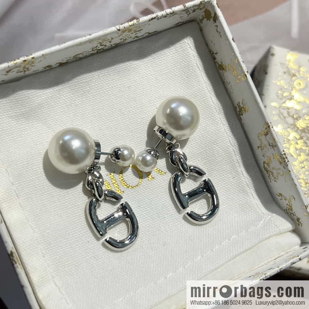 New ☑️ Dior size pearl silver CD stud earrings