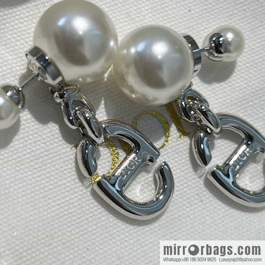 New ☑️ Dior size pearl silver CD stud earrings