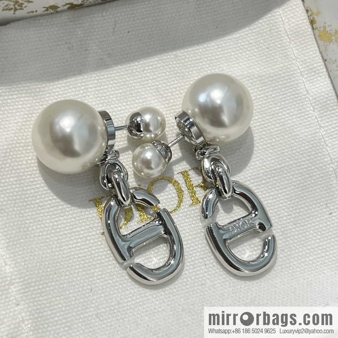 New ☑️ Dior size pearl silver CD stud earrings