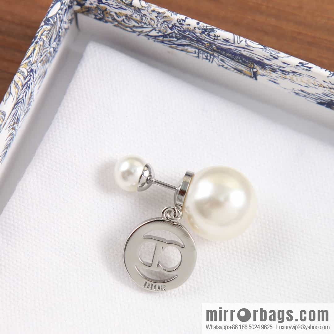 New ☑️ Dior size pearl silver CD stud earrings