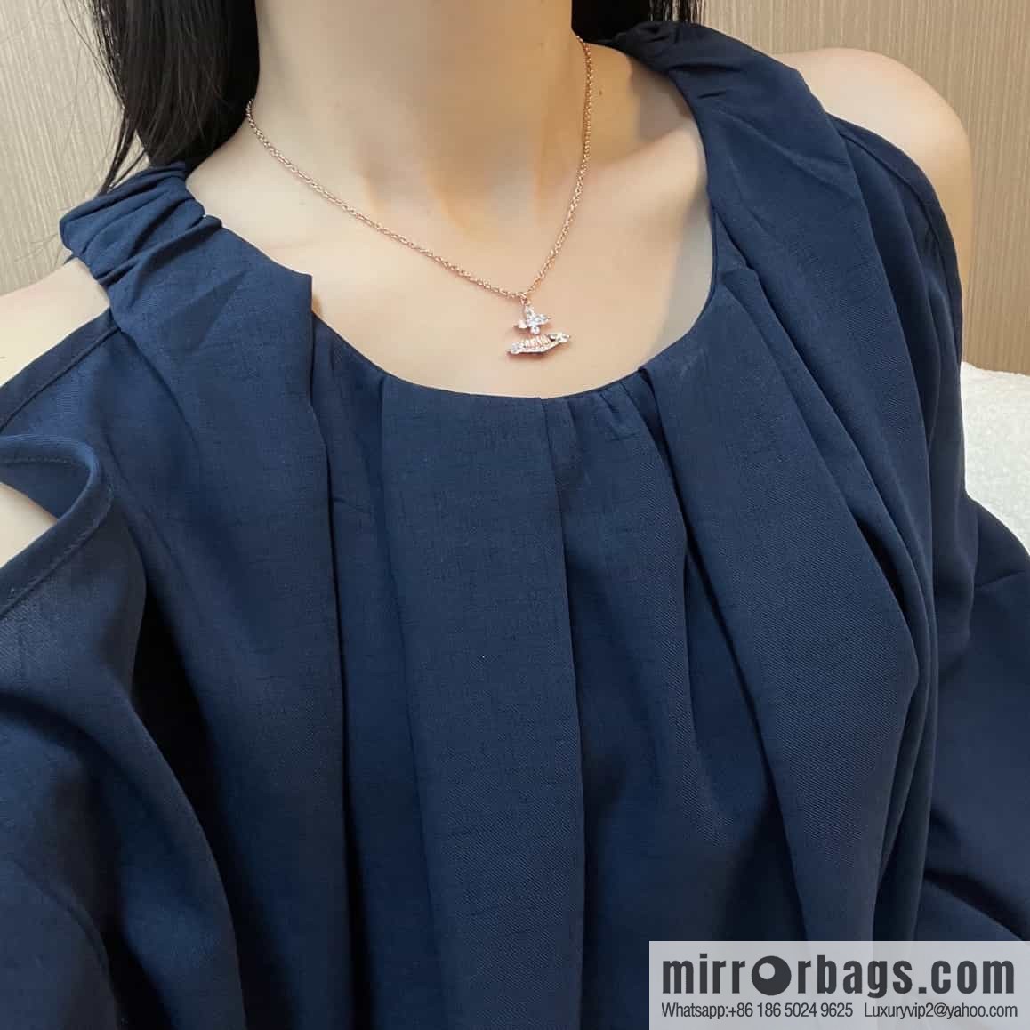 New ☑️ Vivienne Westwood pink Saturn necklace