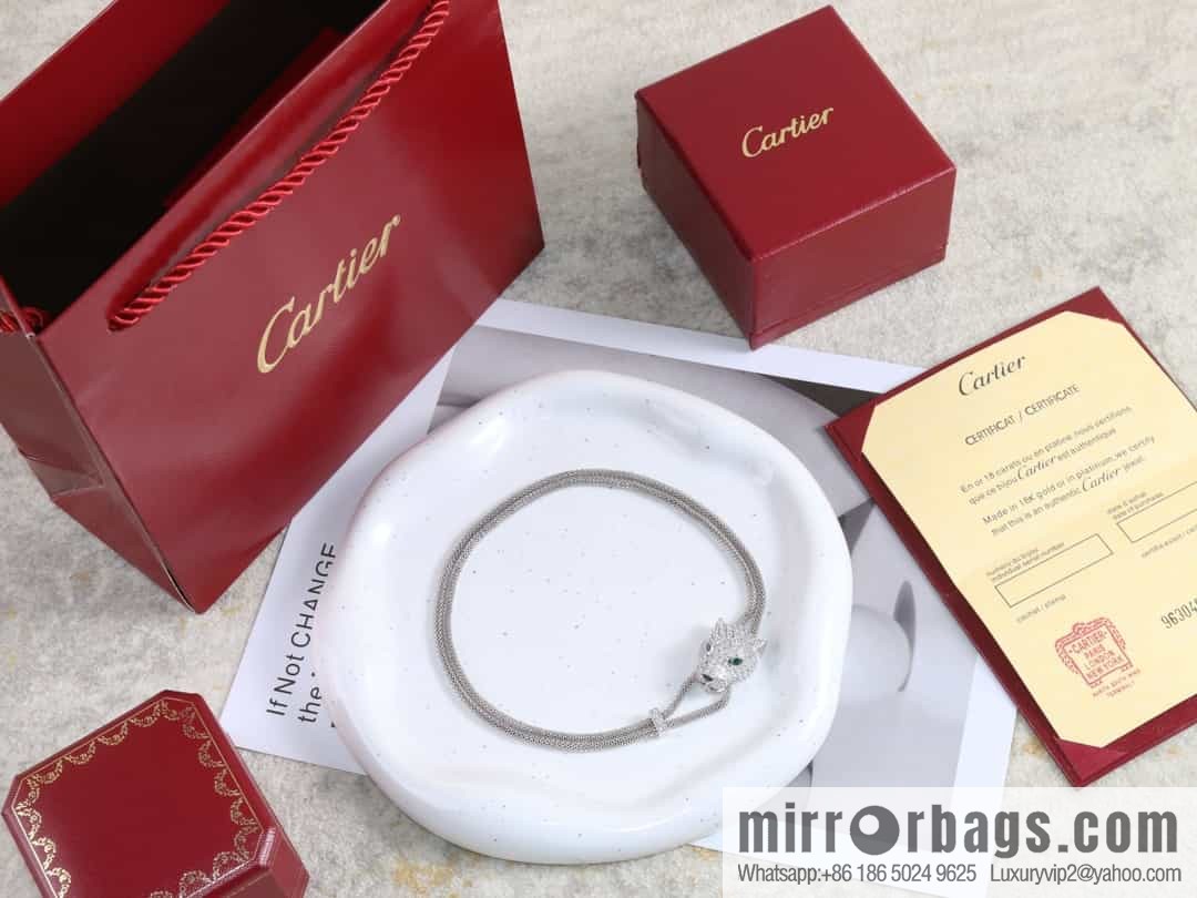 Cartier PANTHÜRE DECARTIER Jungle series full of diamonds leopard necklace