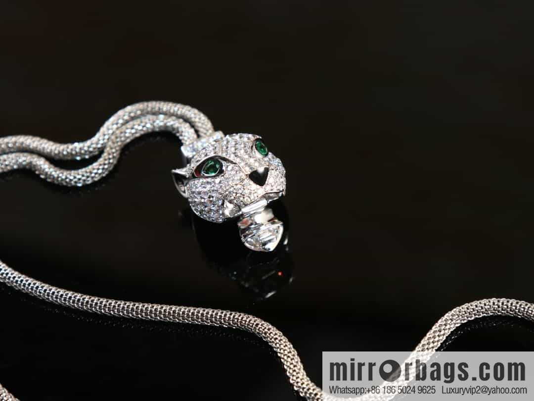 Cartier PANTHÜRE DECARTIER Jungle series full of diamonds leopard necklace