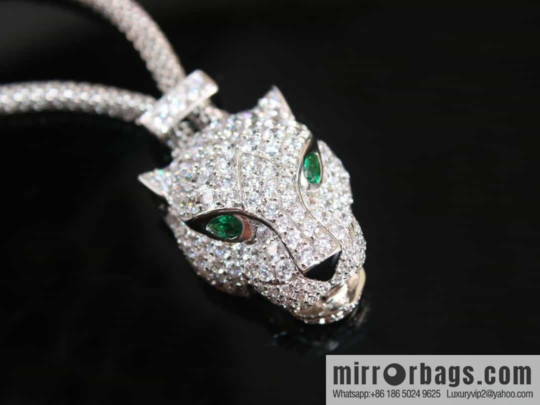 Cartier PANTHÜRE DECARTIER Jungle series full of diamonds leopard necklace