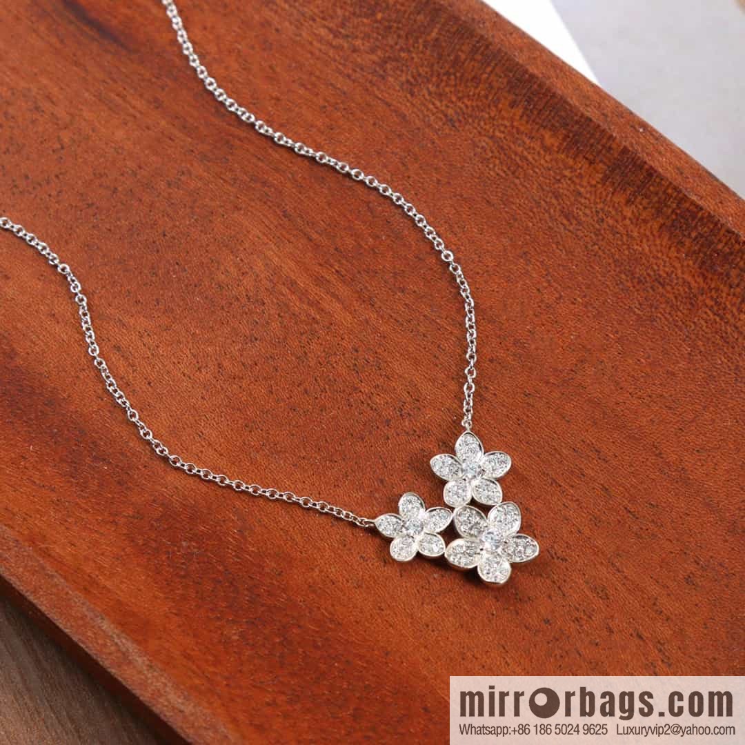 GRAFF Wild Flover diamond three flower necklace