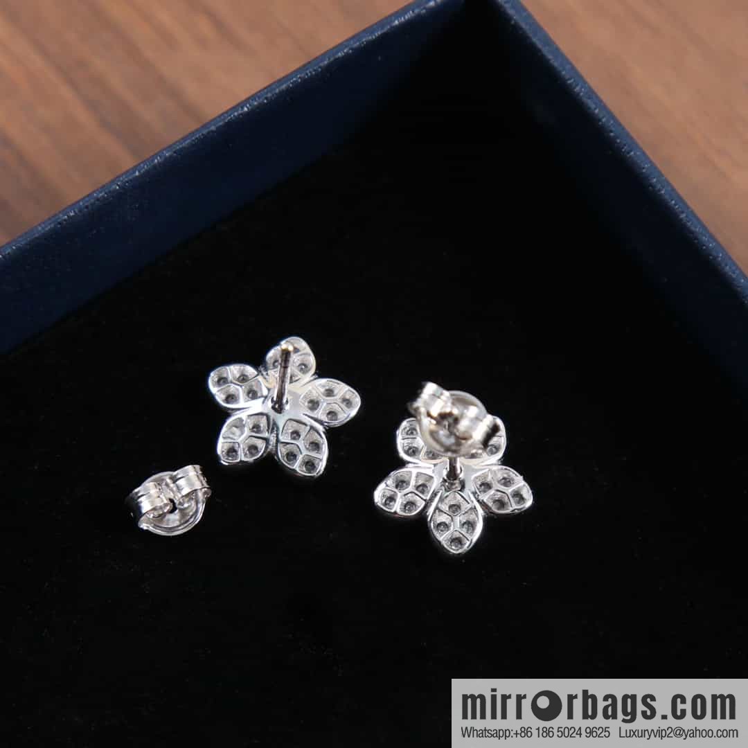 GRAFF Graff wild Flower set with diamond flower stud earrings