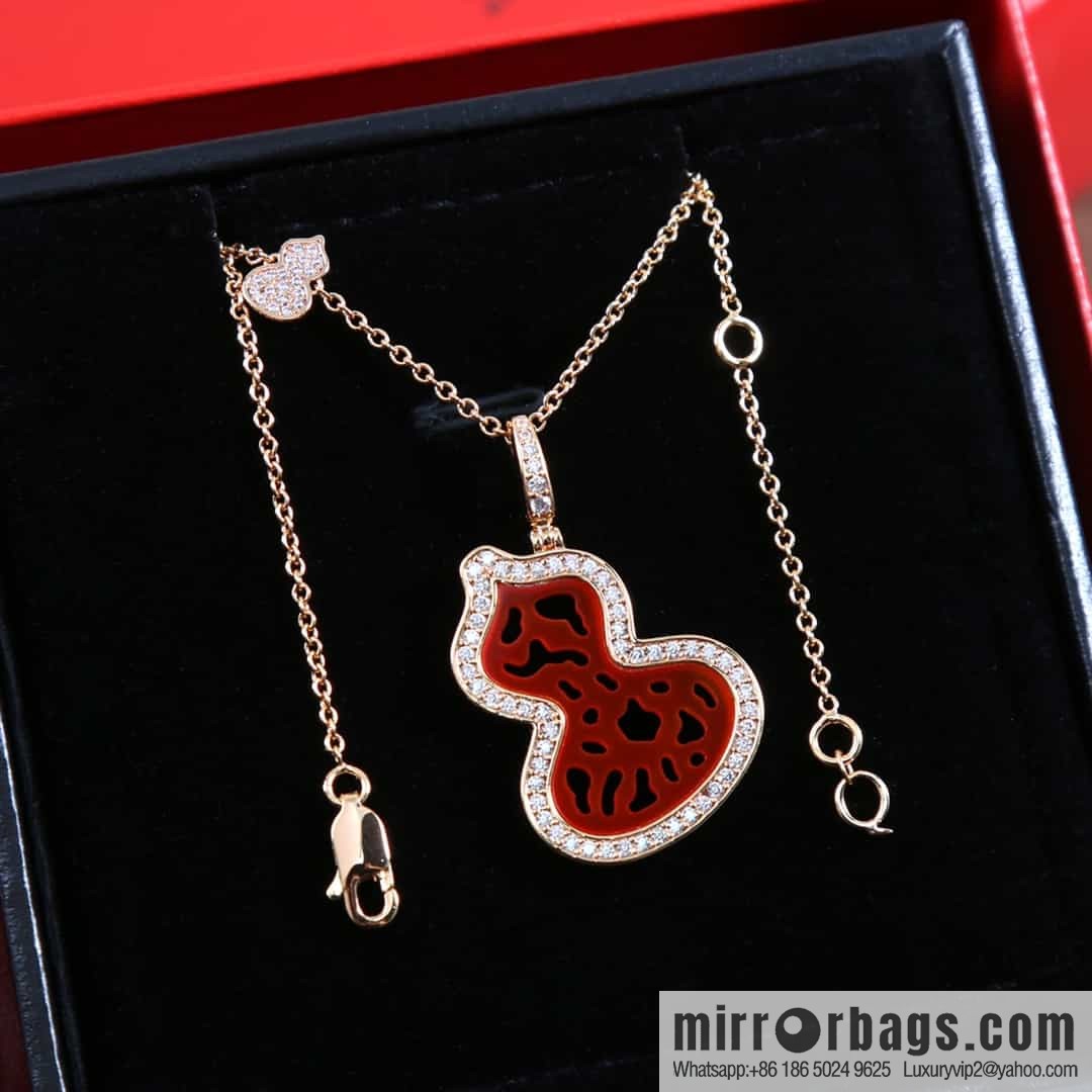 Qeelin unicorn hollow imitation coral lace paper-cut gourd necklace