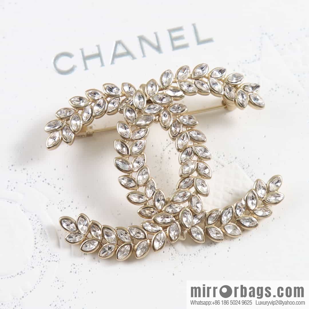 New ☑️ Chanel Double C Wheat Horse Eye Diamond Brooch