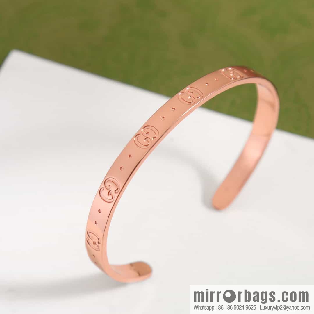 New Gucci Gucci Double G Open Bracelet