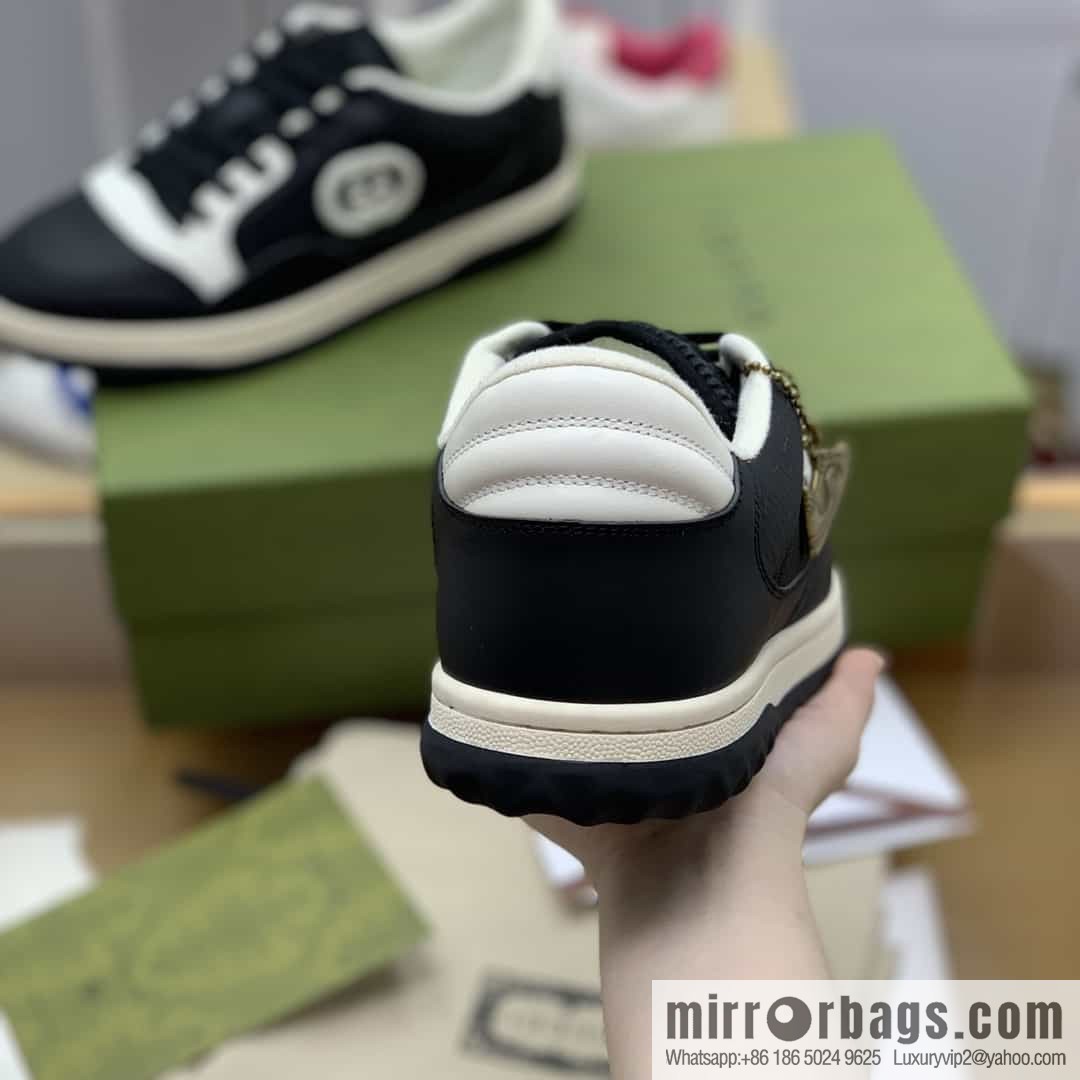 Gucci Gucci uses black and white color matching leather His & Hers Unisex sports and leisure shoes of the same style