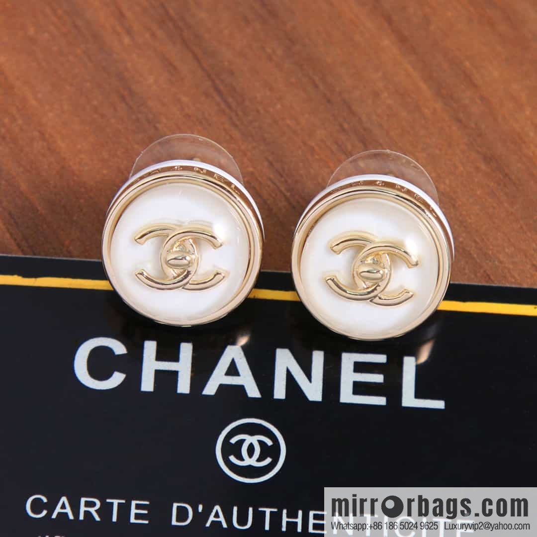 New ☑️ chanel c1 double c round acrylic stud earrings