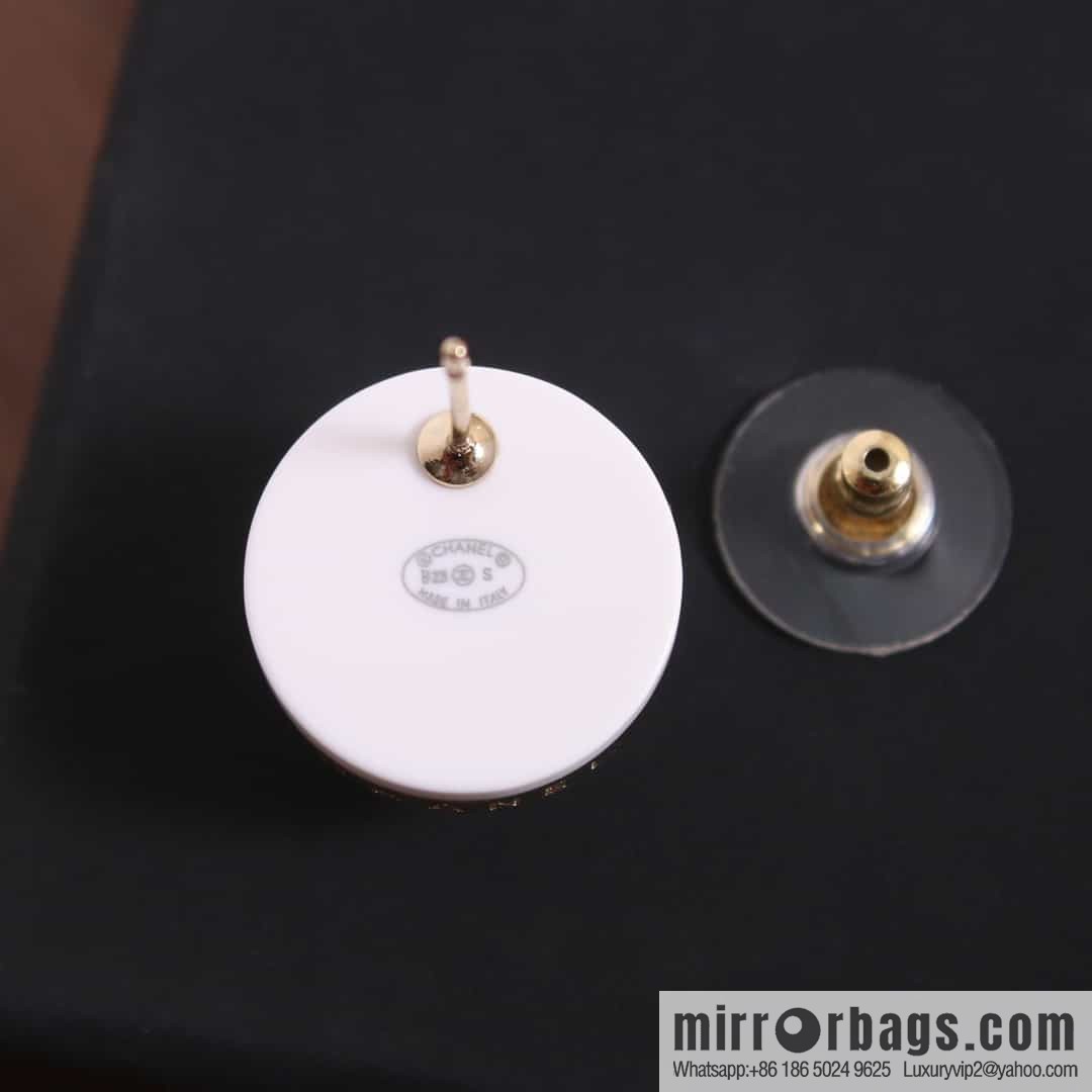 New ☑️ chanel c1 double c round acrylic stud earrings