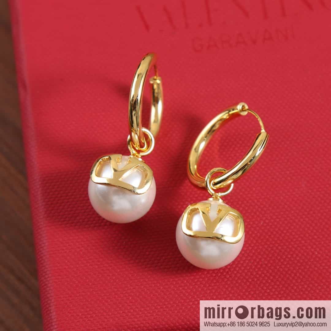 New ☑️ Valentino pearl earrings