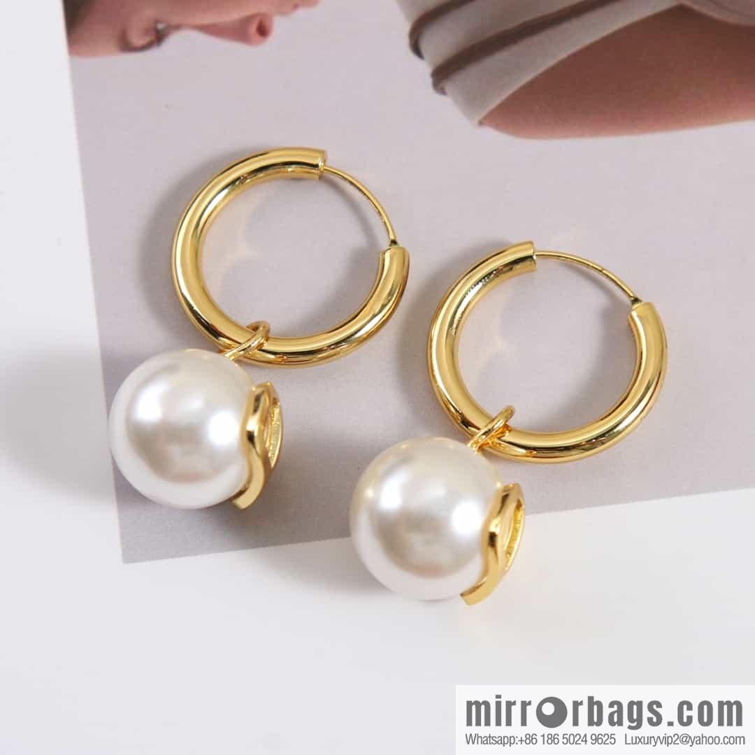 New ☑️ Valentino pearl earrings