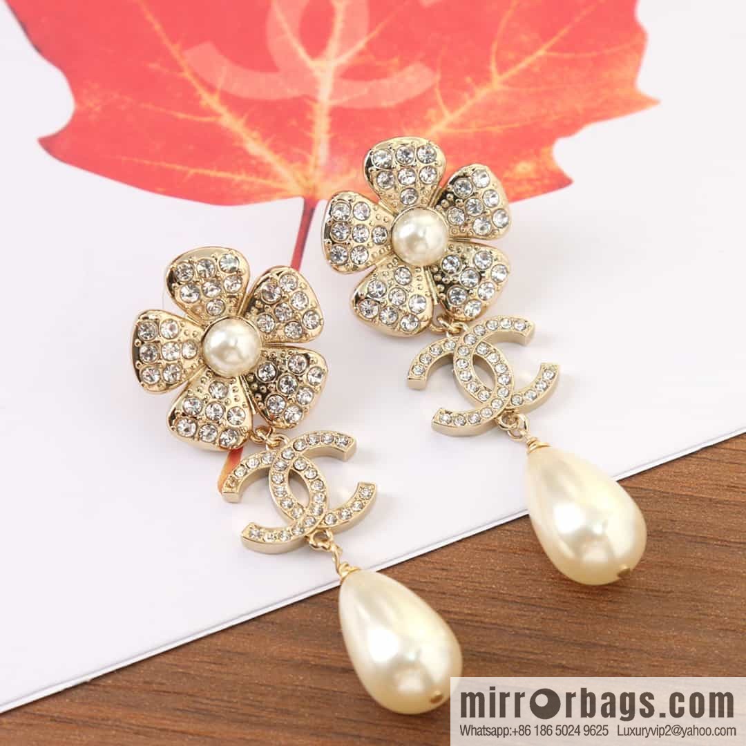 New ☑️ Chanel c3 full diamond double c flower pearl stud earrings
