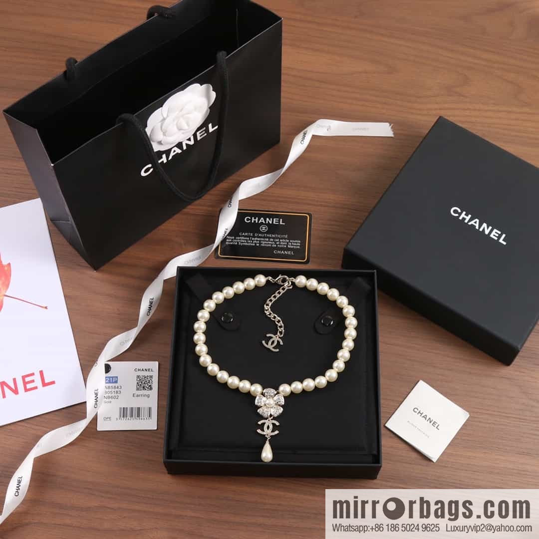 New ☑️ Chanel Full Diamond Double C Flower Pearl Necklace