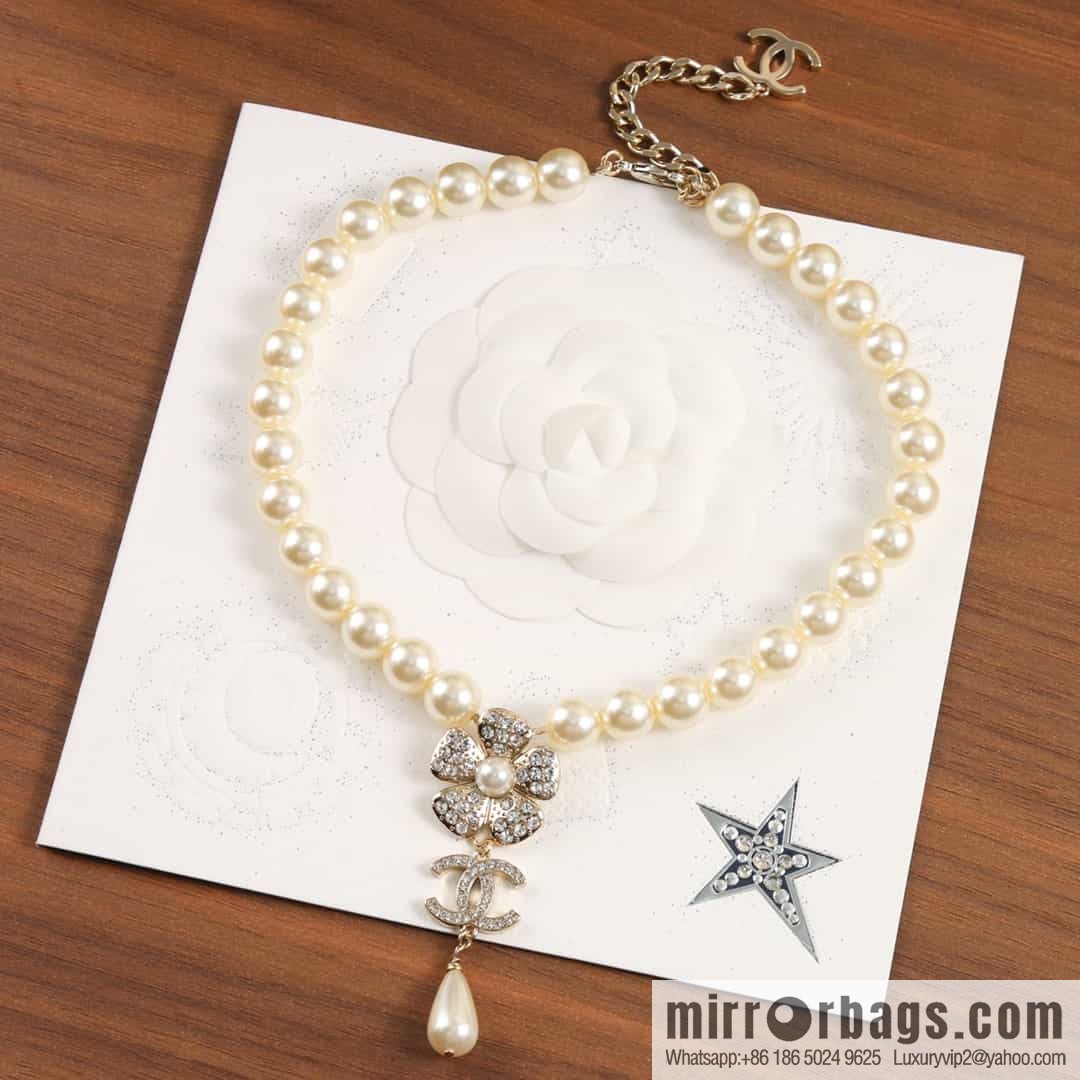 New ☑️ Chanel Full Diamond Double C Flower Pearl Necklace