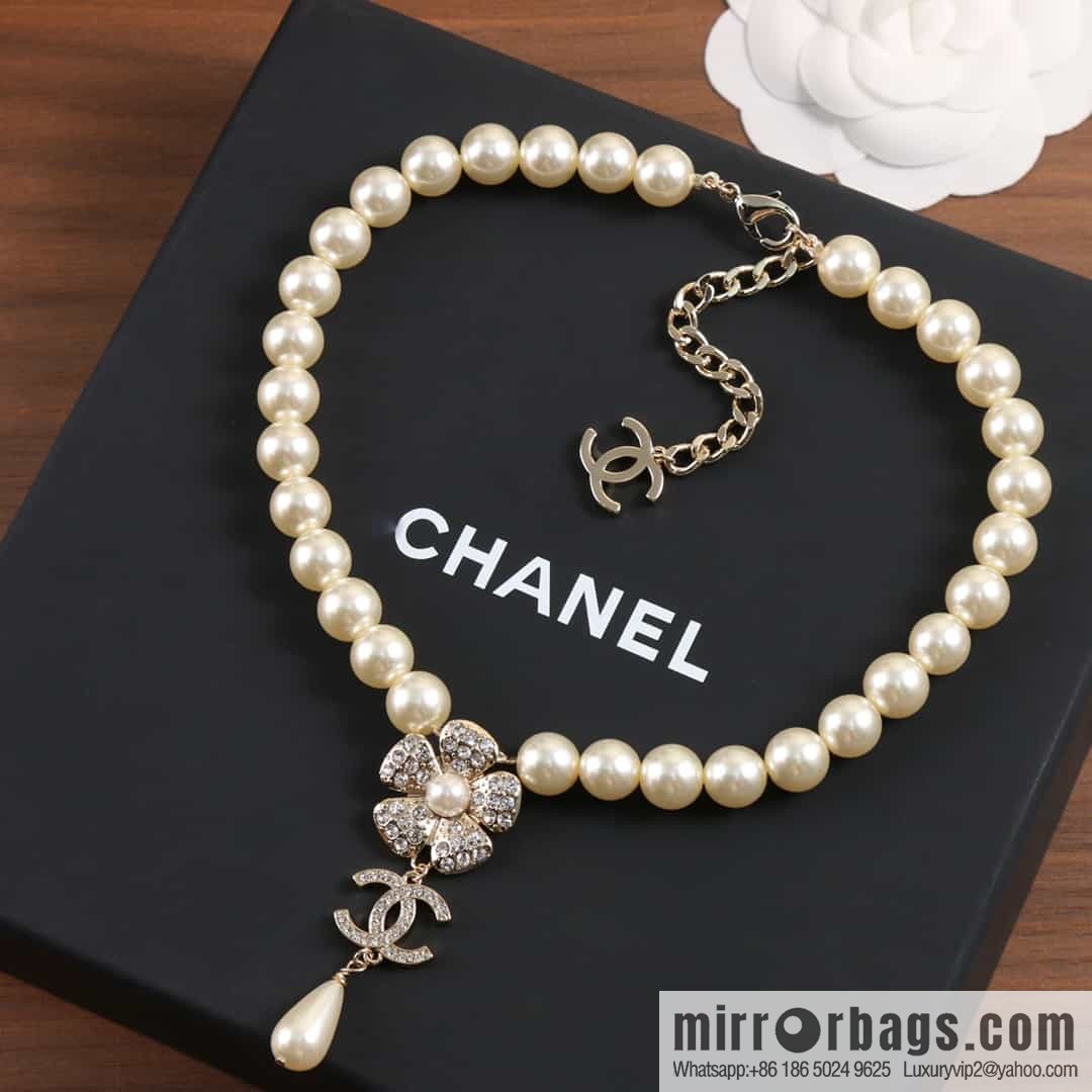 New ☑️ Chanel Full Diamond Double C Flower Pearl Necklace