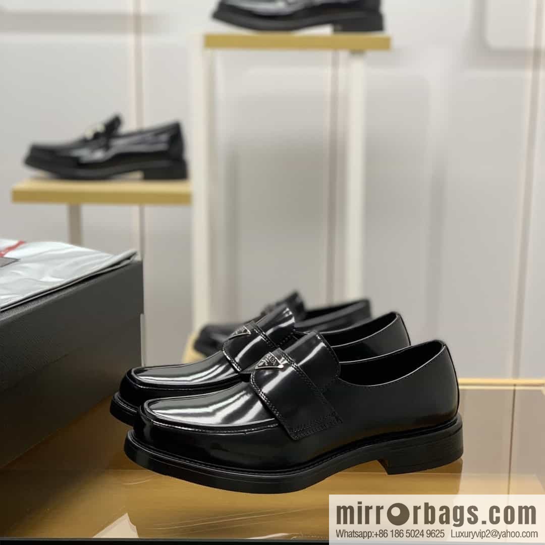 PRADA Prada men's loafers crafted in black smooth cow leather (fabric)
