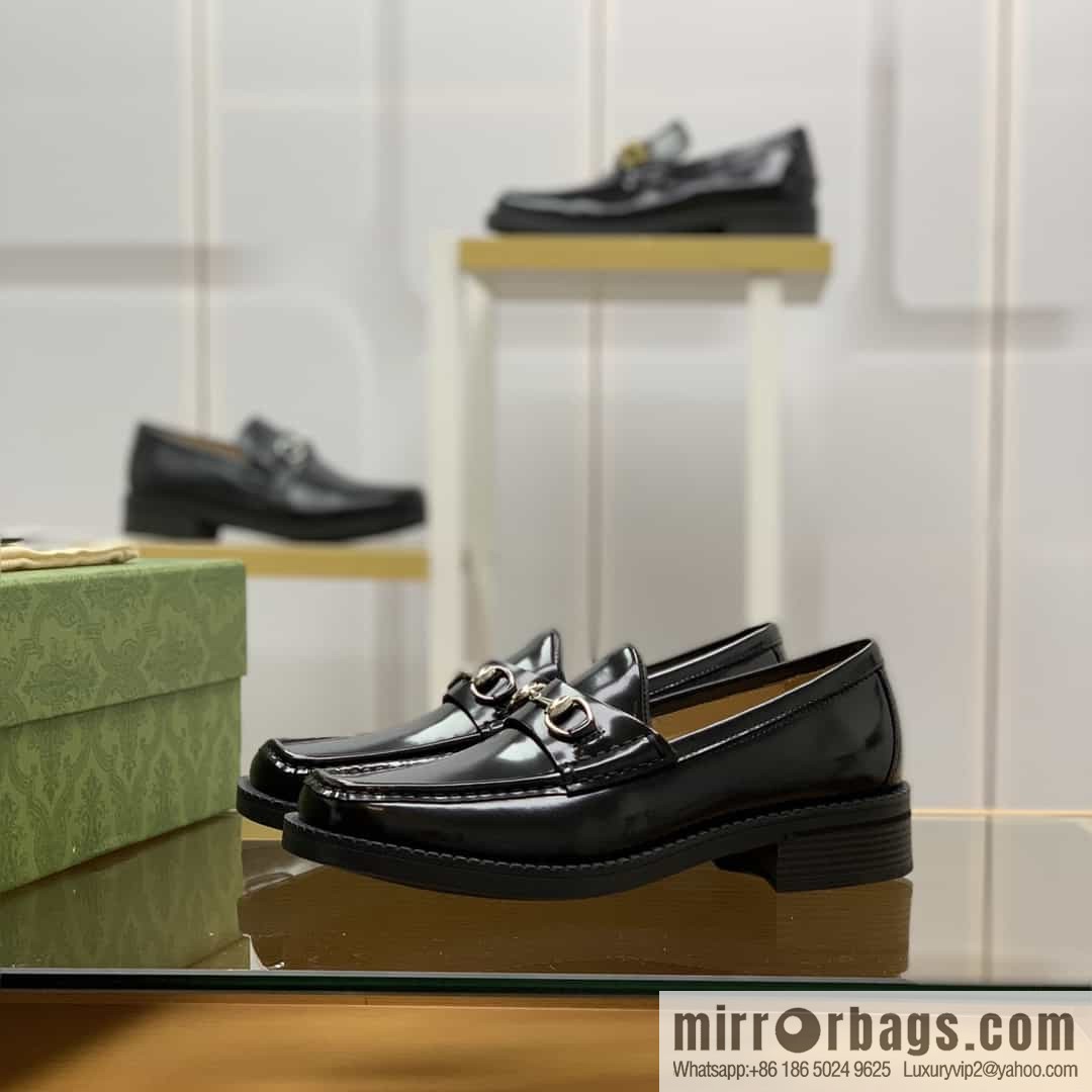 Gucci Gucci uses black smooth cow leather (fabric) carefully made men's loafers