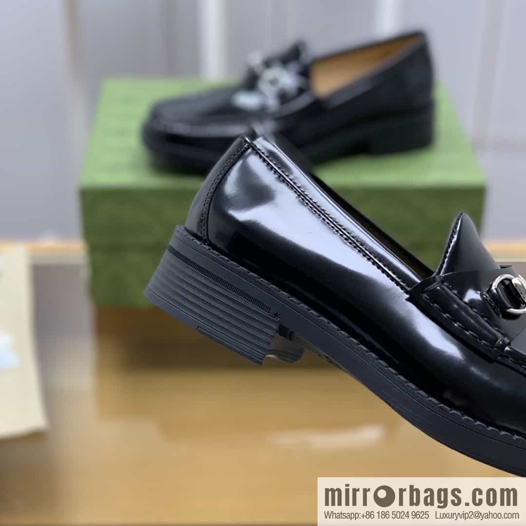 Gucci Gucci uses black smooth cow leather (fabric) carefully made men's loafers