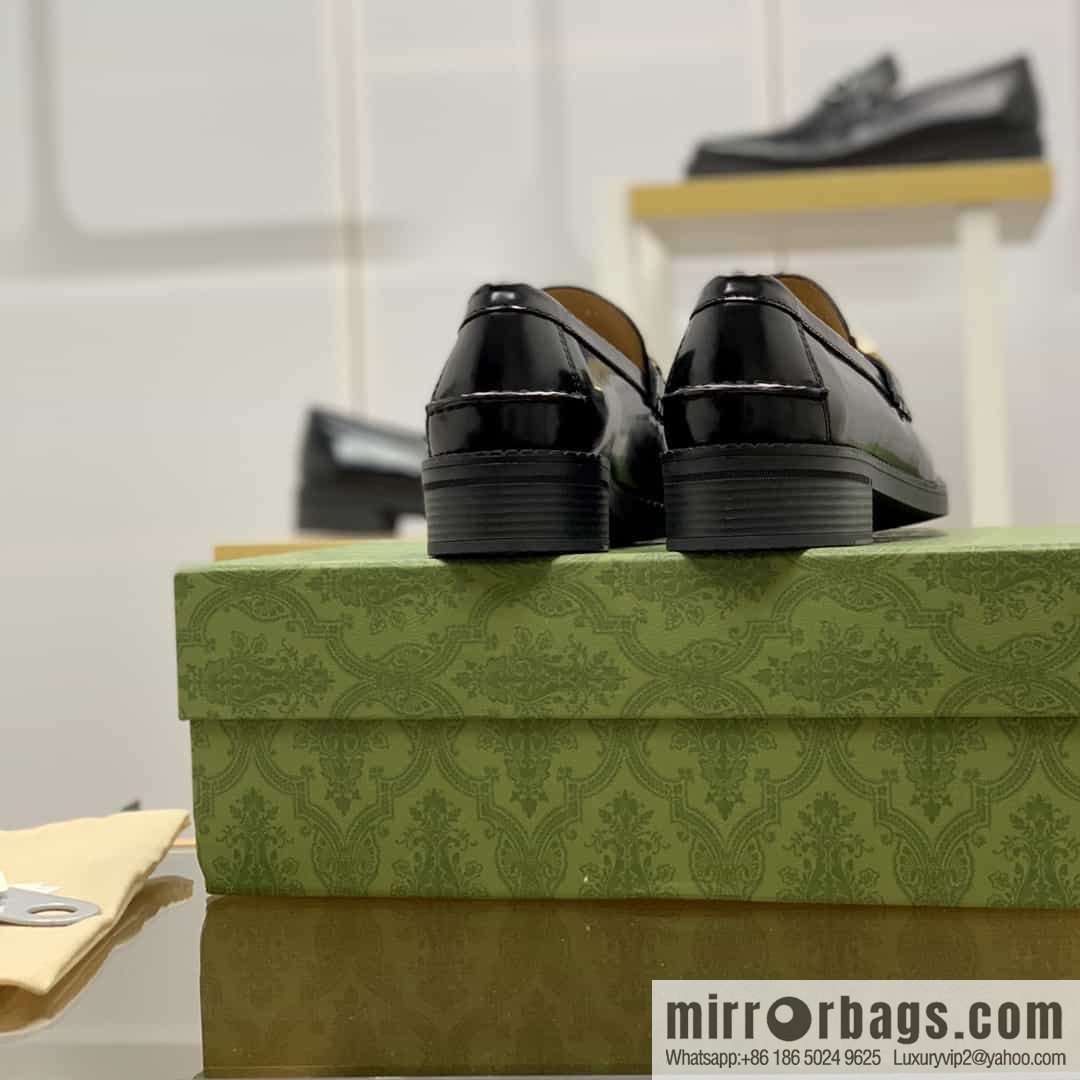 Gucci Gucci uses black smooth cow leather (fabric) carefully made men's loafers