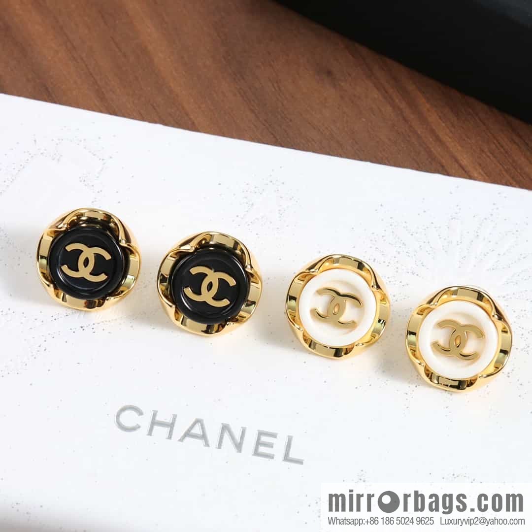 New ☑️ chanel c1 double c round stud earrings