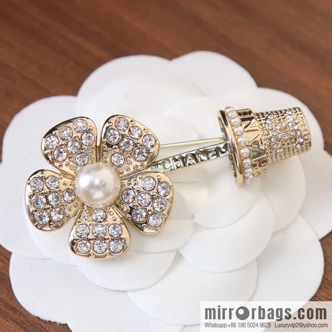 New ☑️ Chanel double c full diamond flower pot brooch