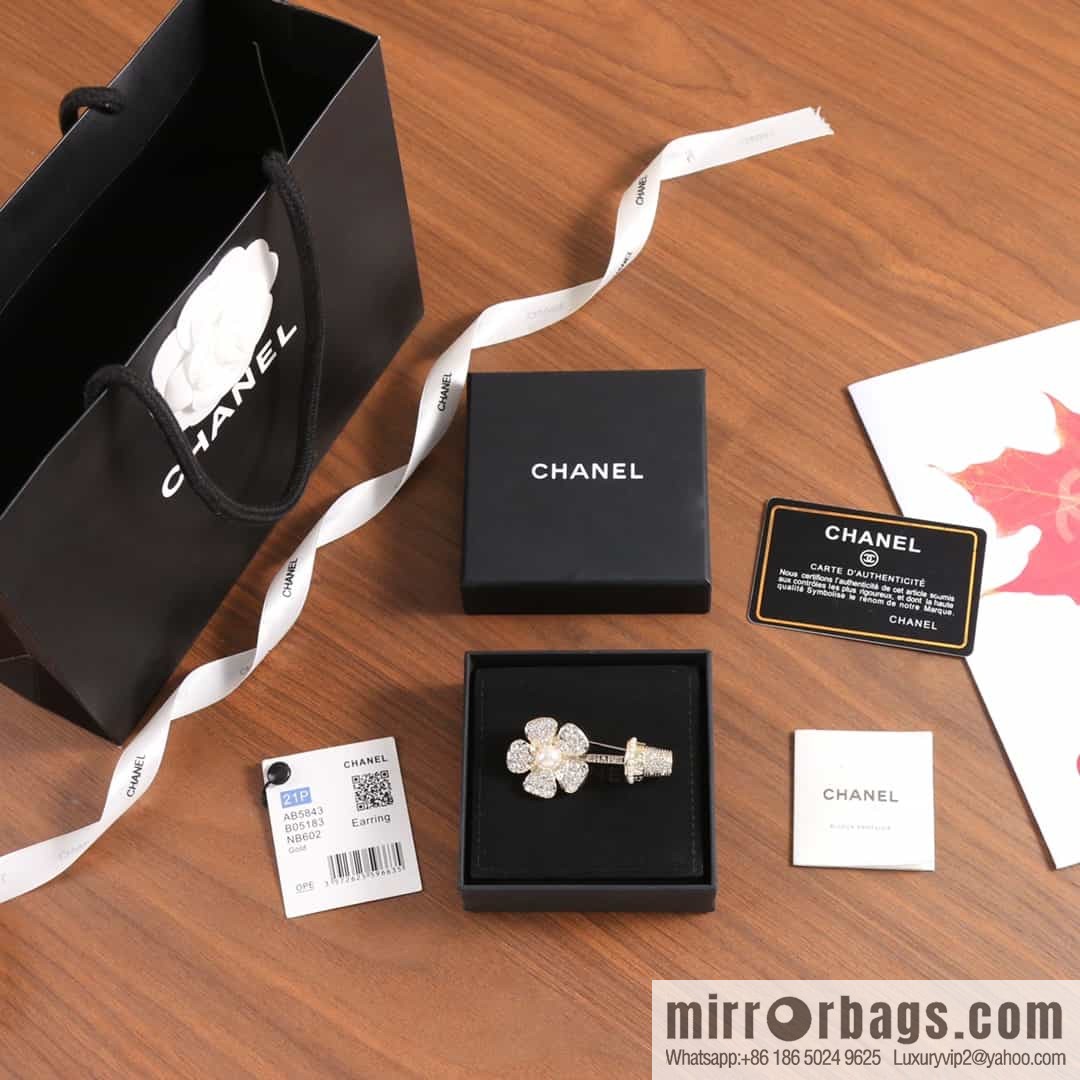 New ☑️ Chanel double c full diamond flower pot brooch
