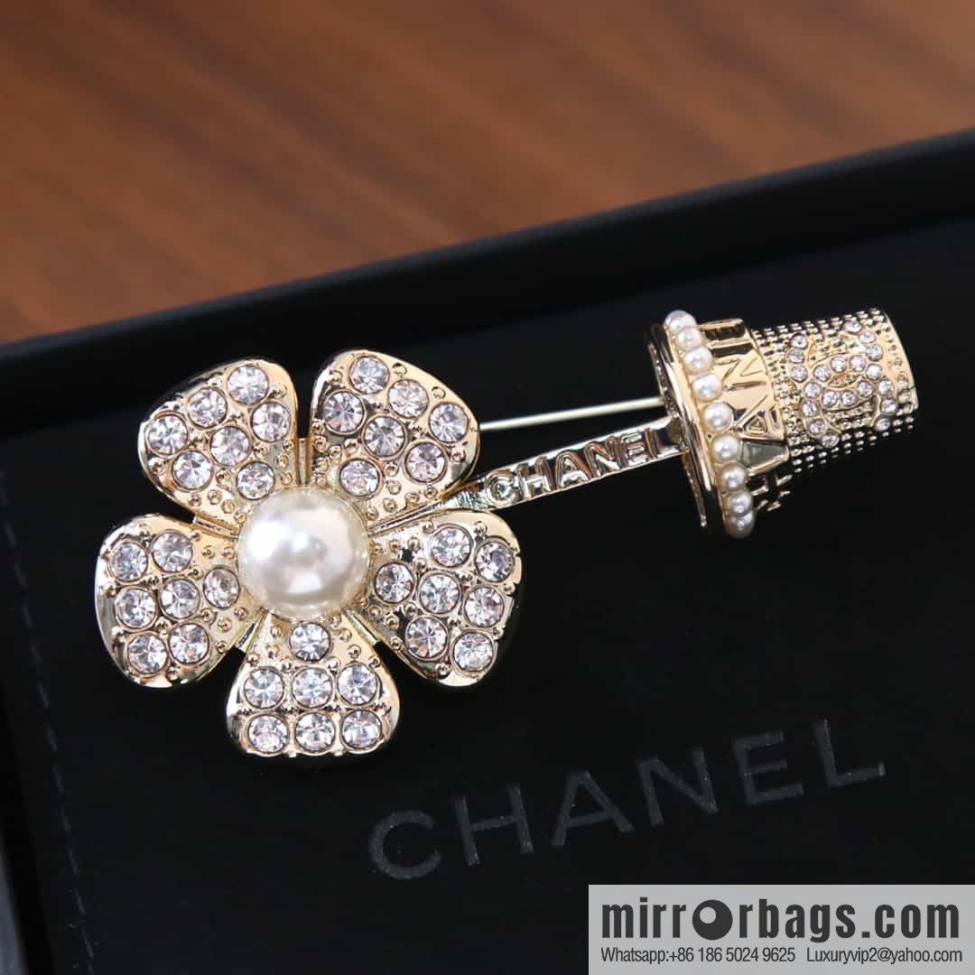 New ☑️ Chanel double c full diamond flower pot brooch