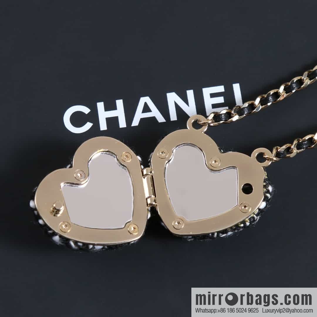 New ☑️ Chanel double c peach heart love mirror necklace