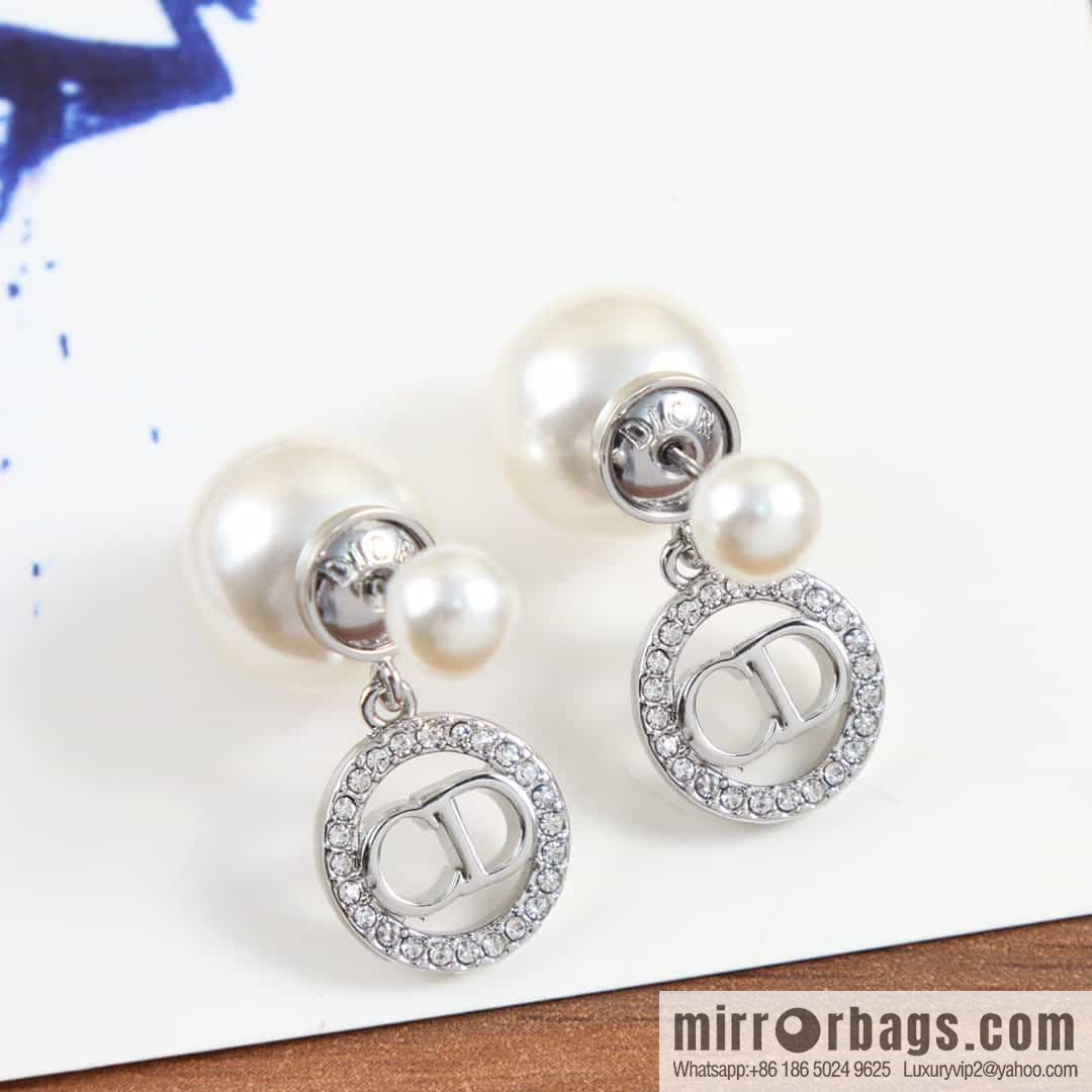 New ☑️ Dior size pearl silver CD stud earrings