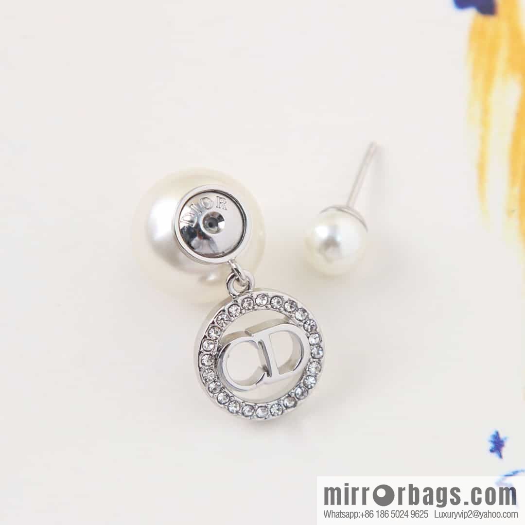 New ☑️ Dior size pearl silver CD stud earrings