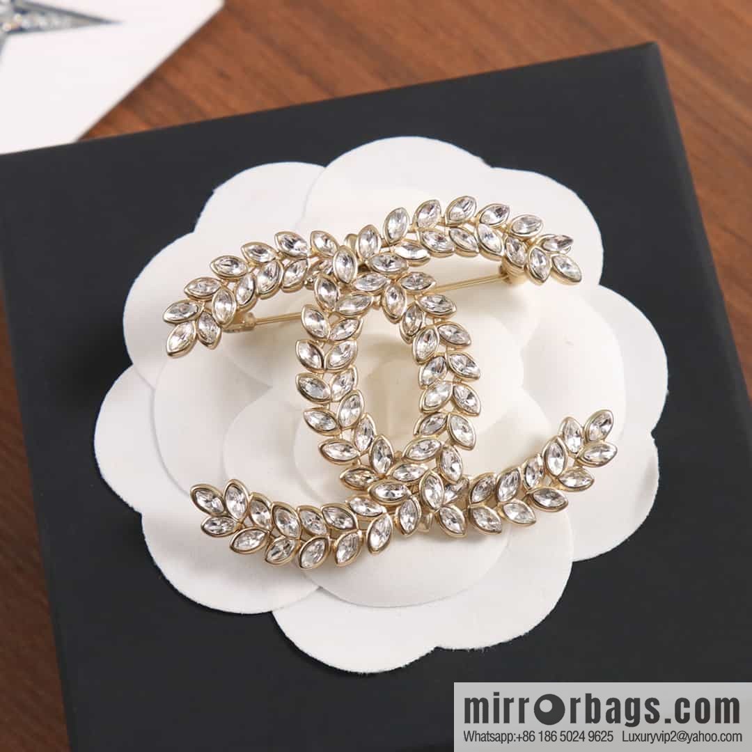 New ☑️ Chanel Double C Wheat Horse Eye Diamond Brooch