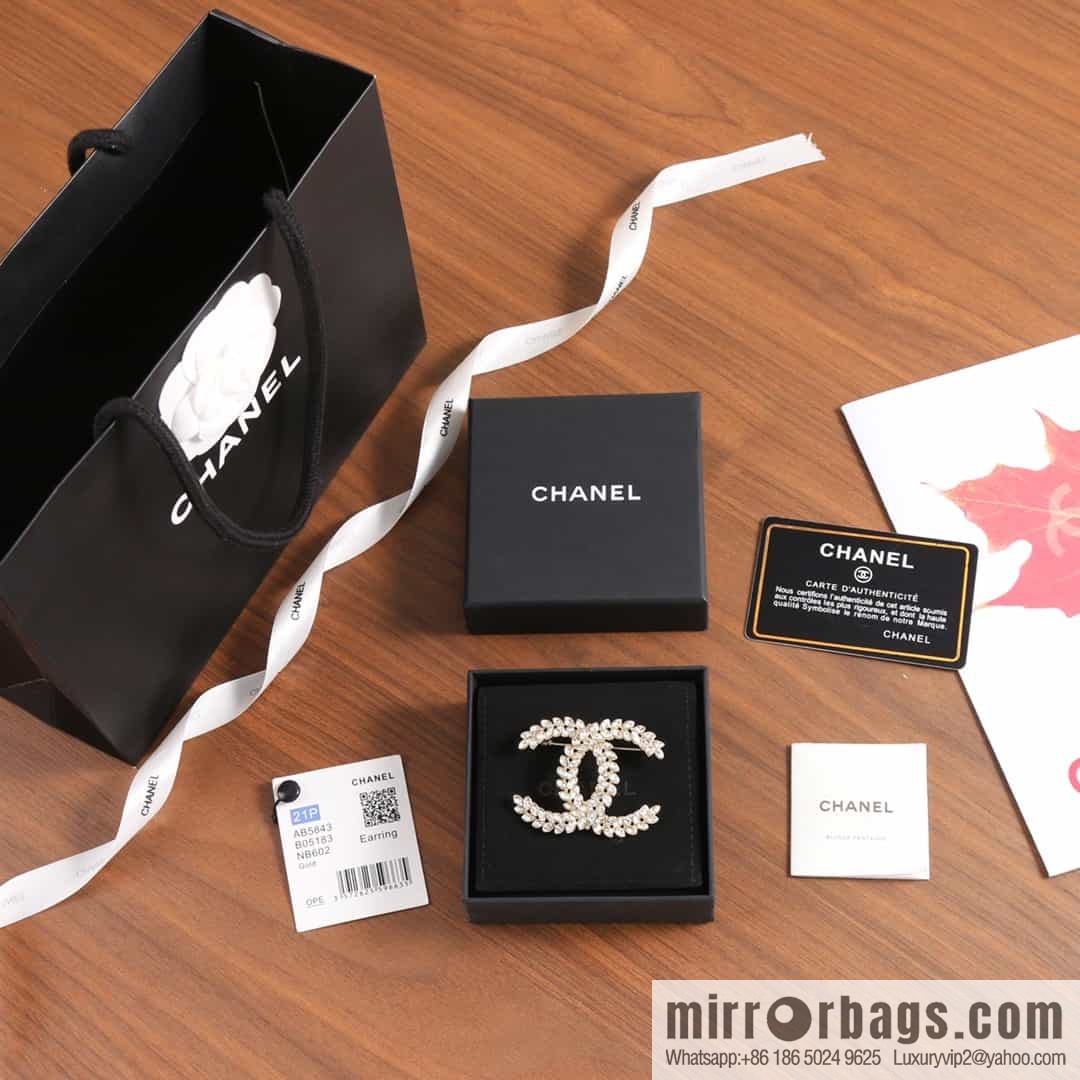 New ☑️ Chanel Double C Wheat Horse Eye Diamond Brooch
