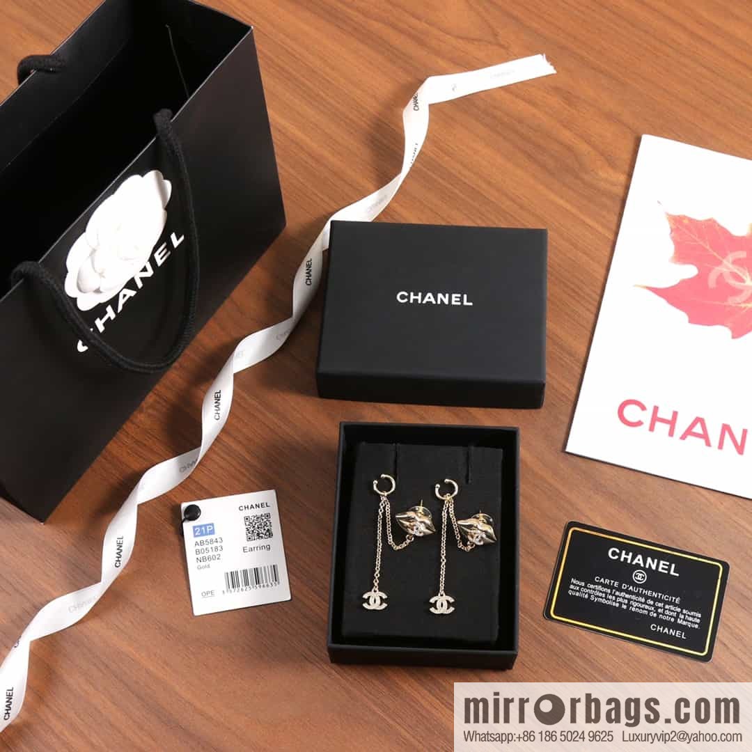 New ☑️ Chanel double c fringe mouth 👄 earclip earrings stud earrings