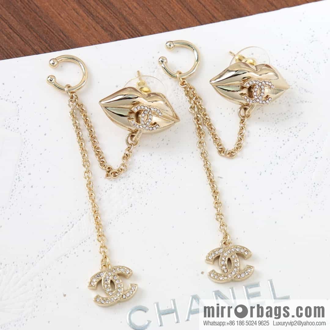 New ☑️ Chanel double c fringe mouth 👄 earclip earrings stud earrings
