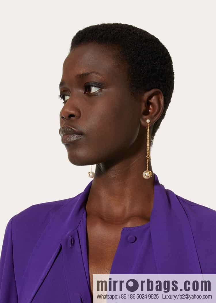 New ☑️ Valentino tassel pearl earrings