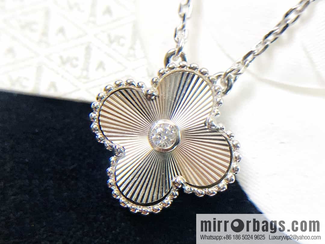 Van Cleef & Arpels Christmas Limited Clover Necklace