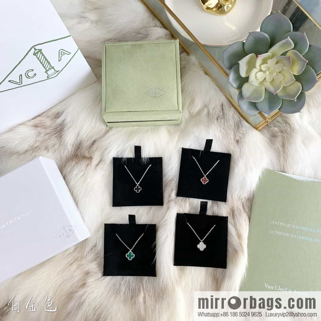 Van Cleef & Arpels Mini Clover Necklace