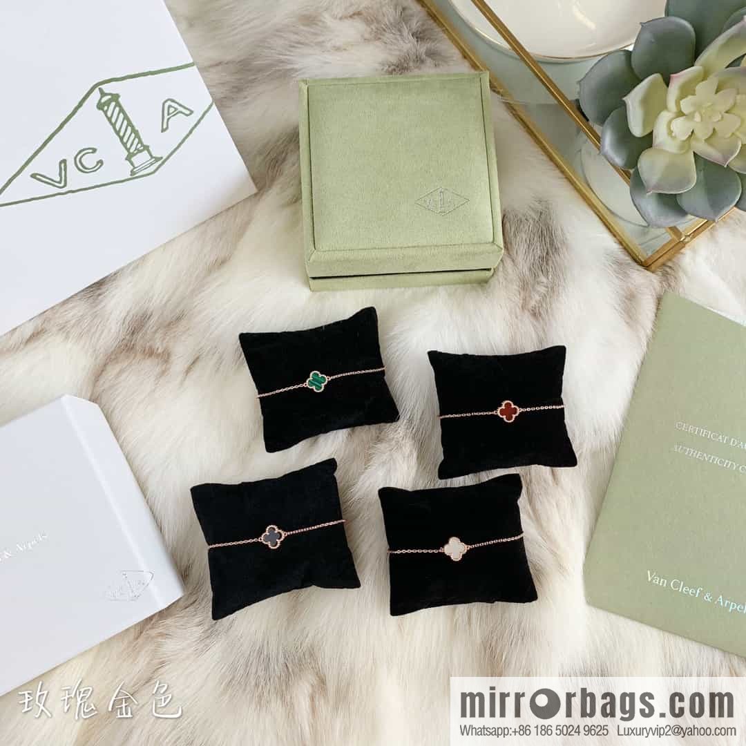 Van Cleef & Arpels Mini Four-Leaf Clover Bracelet