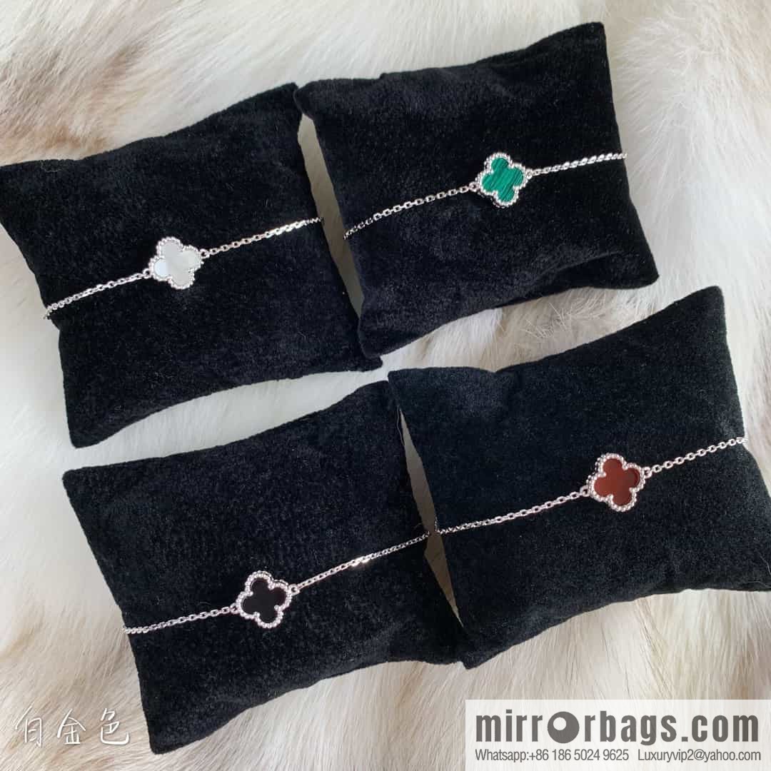 Van Cleef & Arpels Mini Four-Leaf Clover Bracelet