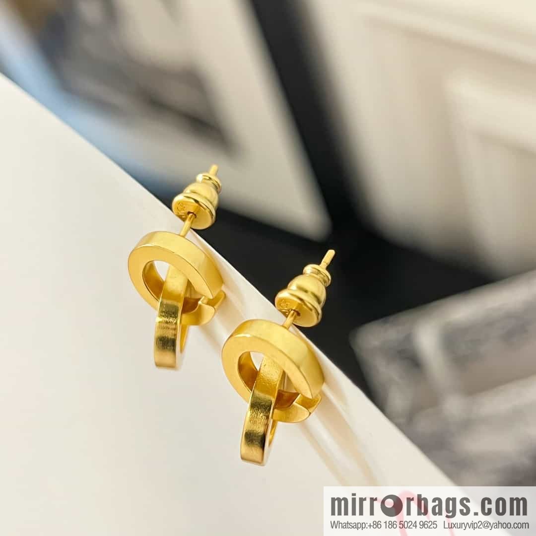 New ☑️ DIOR CD letter stud earrings