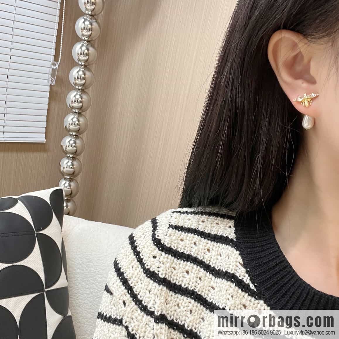 New ☑️ Dior Bee Star Pearl Stud Earrings