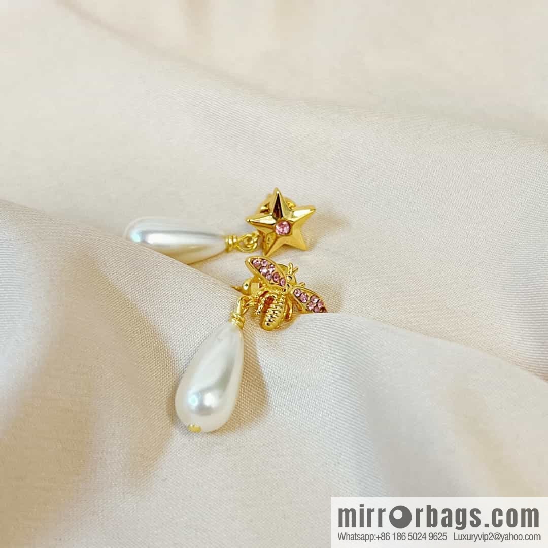 New ☑️ Dior Bee Star Pearl Stud Earrings