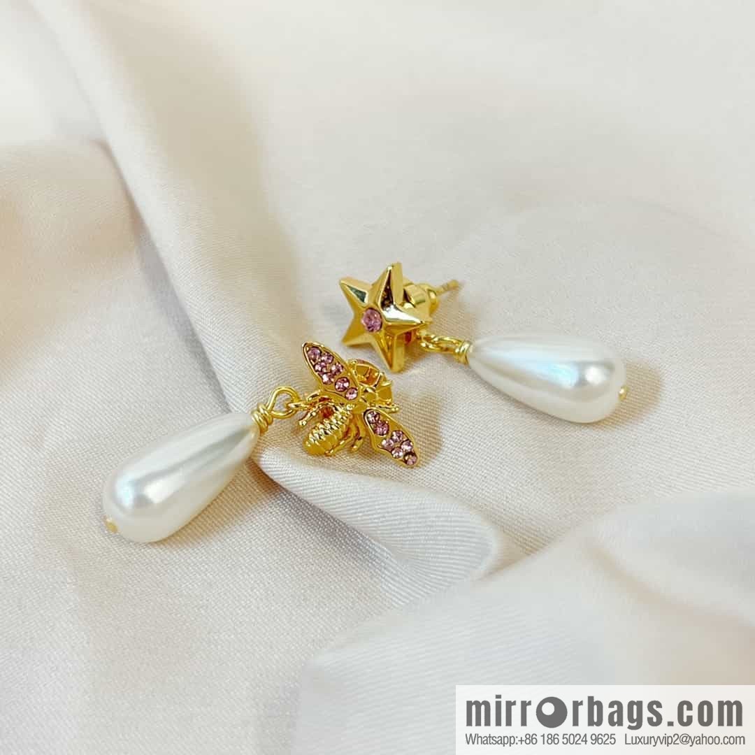 New ☑️ Dior Bee Star Pearl Stud Earrings
