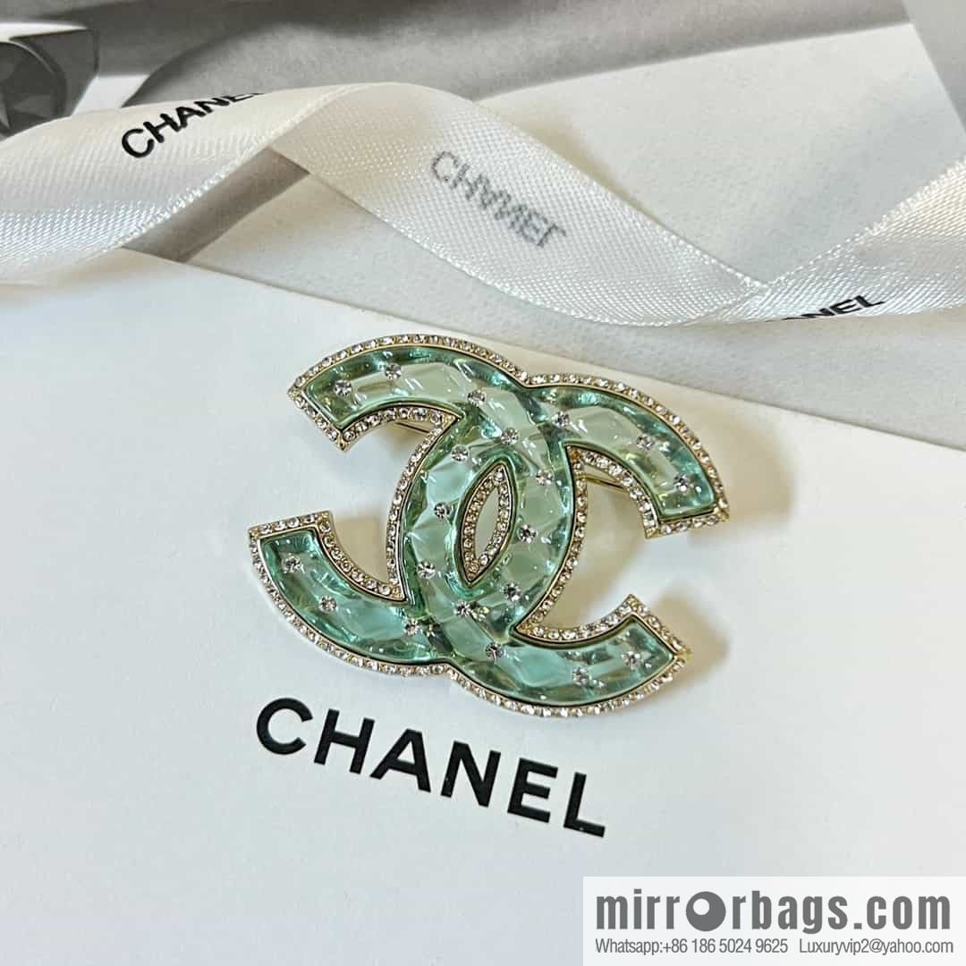 New ☑️ Chanel double c green acrylic brooch with diamond