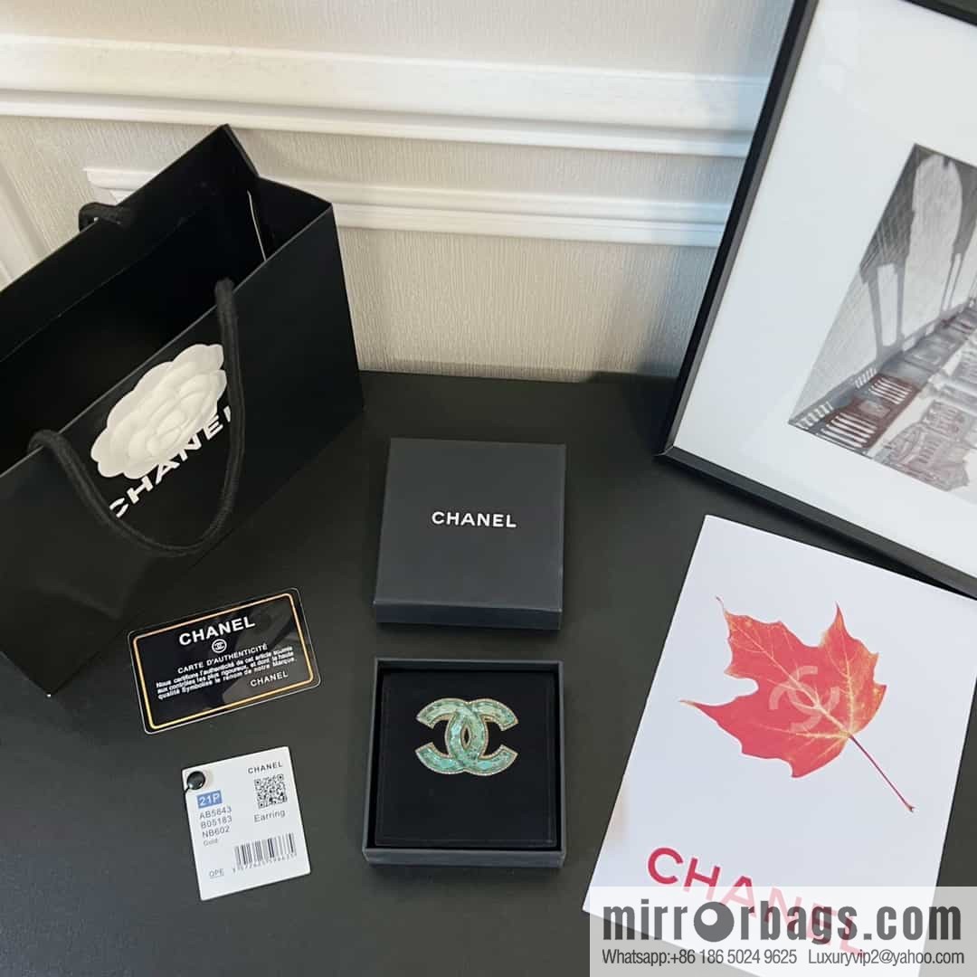 New ☑️ Chanel double c green acrylic brooch with diamond